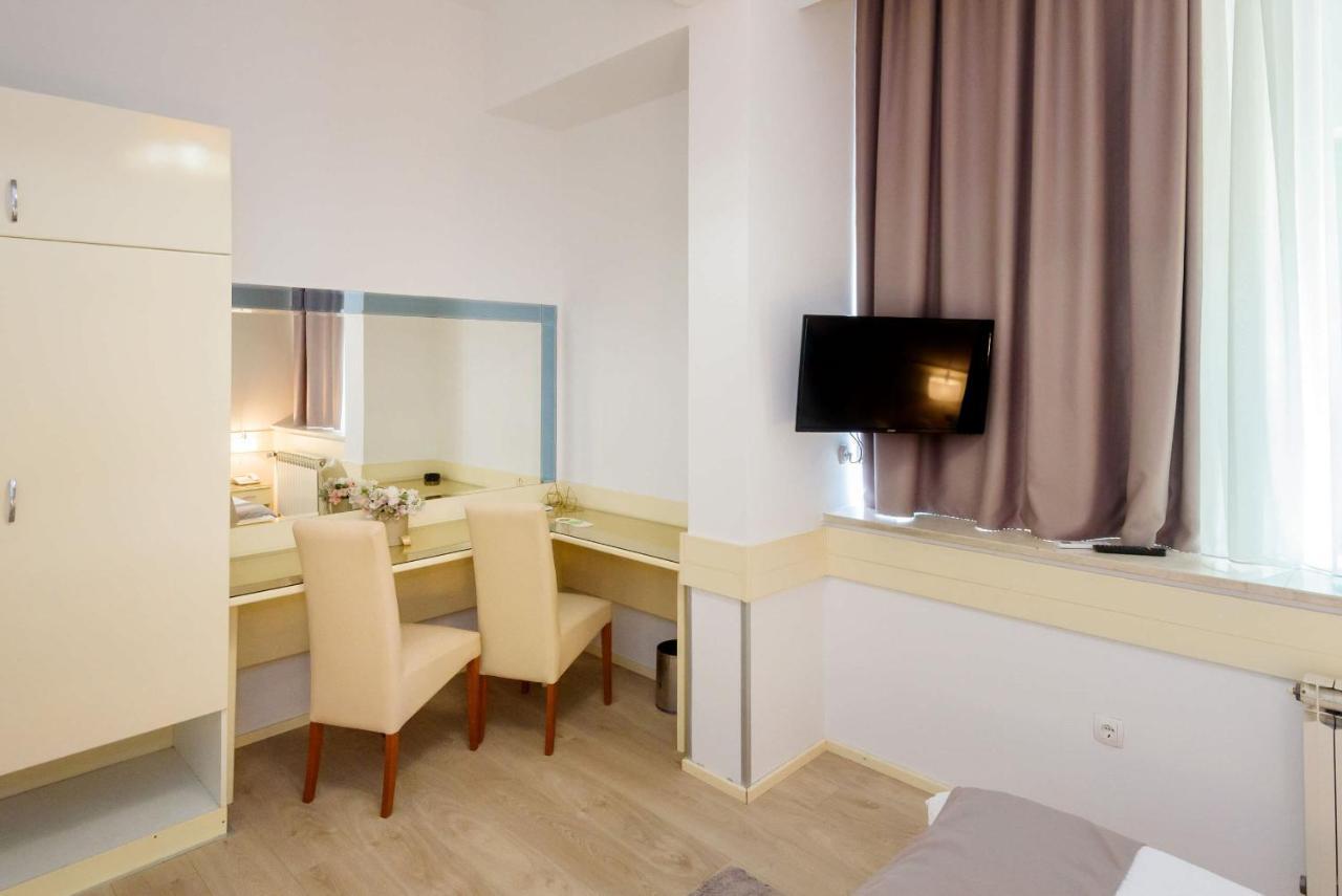Hotel Mb เมทโควิช ภายนอก รูปภาพ
