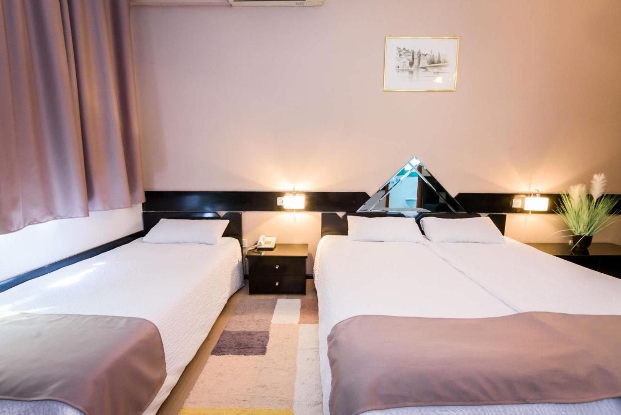 Hotel Mb เมทโควิช ภายนอก รูปภาพ