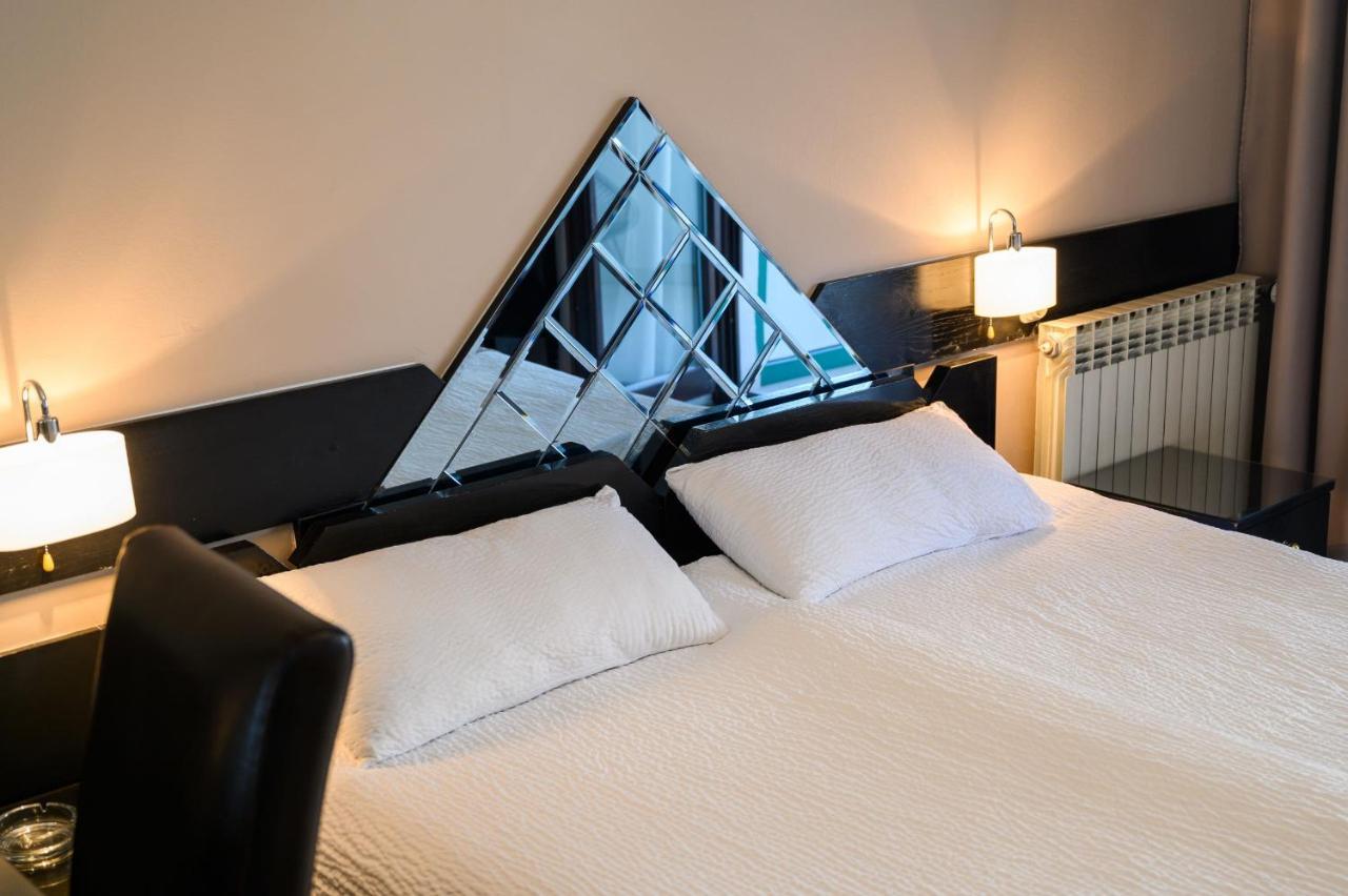 Hotel Mb เมทโควิช ภายนอก รูปภาพ