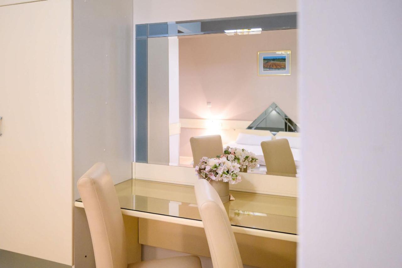 Hotel Mb เมทโควิช ภายนอก รูปภาพ